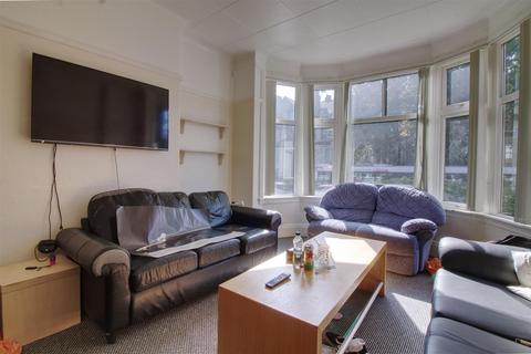 7 bedroom house to rent, St Michaels Villas, Headingley, Leeds