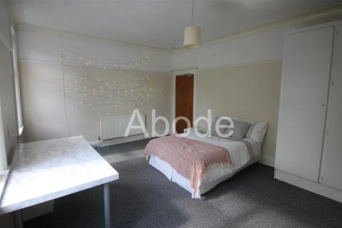 7 bedroom house to rent, St Michaels Villas, Headingley, Leeds