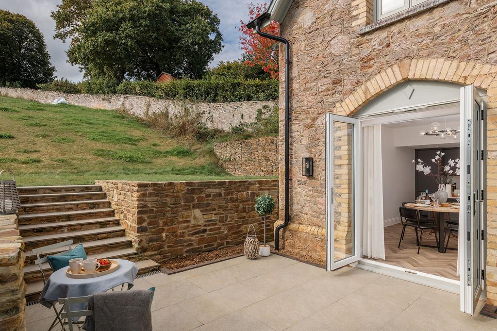 Patio and Garden The Manse, Dittisham