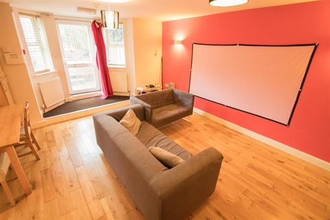 Inglewood Terrace, Woodhouse,  Leeds LS6 2HT