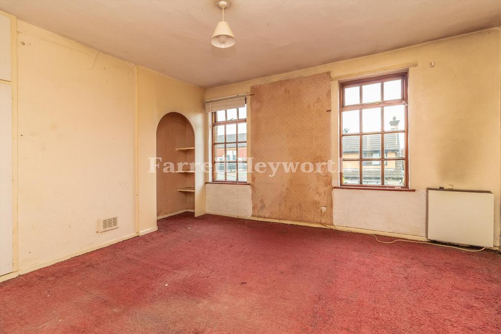 Bedroom 1 image 2