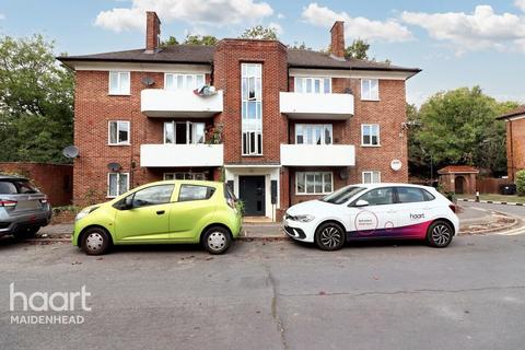 undefined, Courtlands, Maidenhead