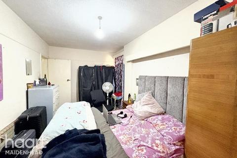 undefined, Courtlands, Maidenhead