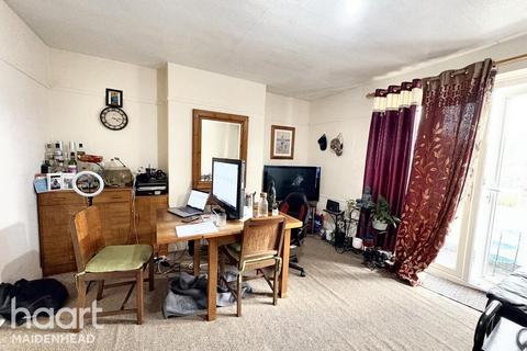 undefined, Courtlands, Maidenhead