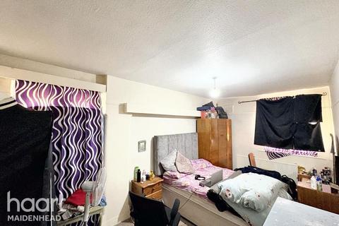 undefined, Courtlands, Maidenhead