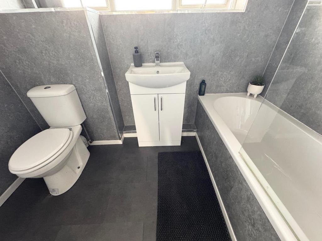 Family bathroom