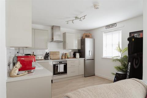 25 Beckett Road, Coulsdon, CR5 1RZ
