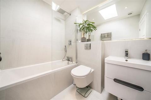 1 bedroom semi-detached house for sale, Trinder Mews, Teddington TW11