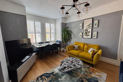 3 bedroom flat for sale, Vaughan Road, Harrow, HA1 4DP