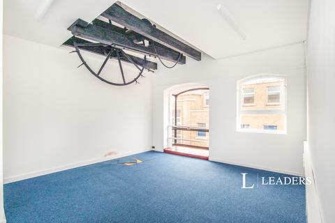 undefined, Bank Street, WR1