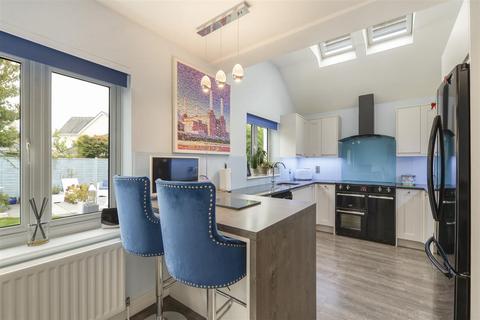 5 bedroom detached house for sale, The Lakes, Aylesford ME20