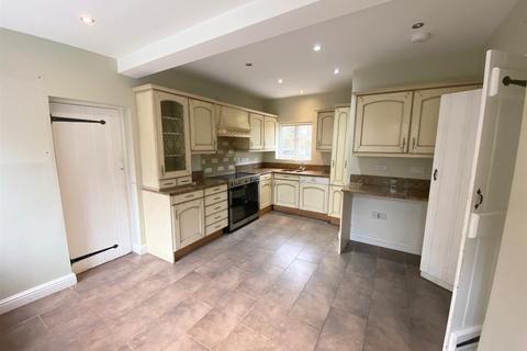 3 bedroom detached house to rent, Sharmans Cross Road, Solihull, West Midlands