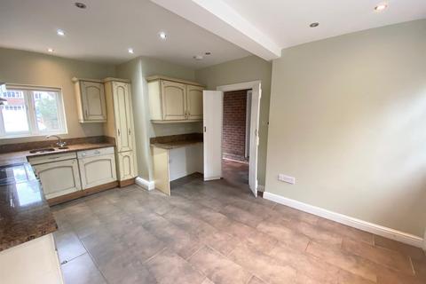3 bedroom detached house to rent, Sharmans Cross Road, Solihull, West Midlands
