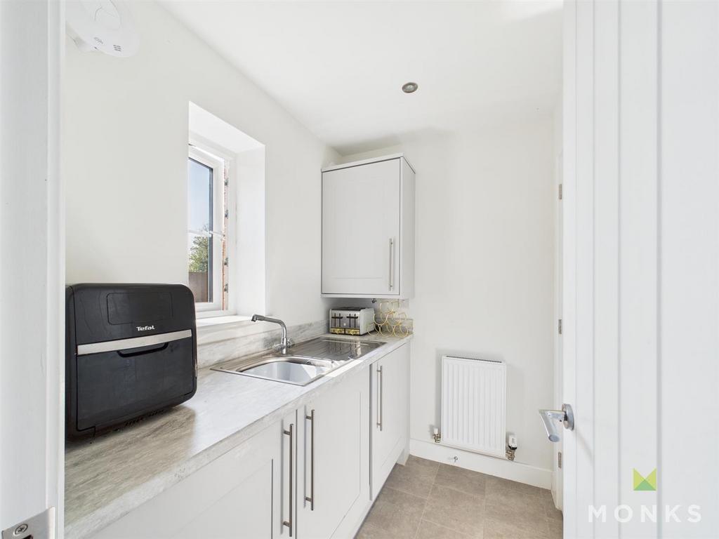 CAM01520 G0-PR0168-STILL001.jpg