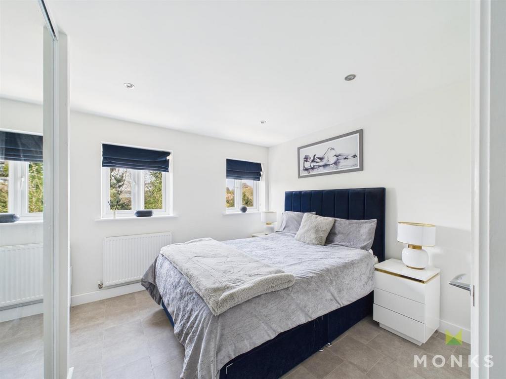 CAM01520 G0-PR0168-STILL015.jpg