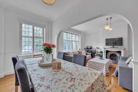 4 bedroom apartment for sale, Wellington Court, Wellington Road, London, NW8