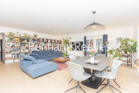3 bedroom apartment to rent, Tierney Lane, Hammersmith W6