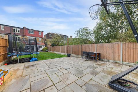 84 Eden Way, Beckenham, BR3 3DH
