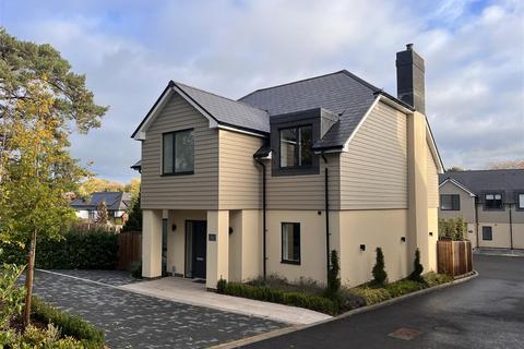 6 bedroom detached house to rent, KENNEL LANE, FETCHAM, KT22