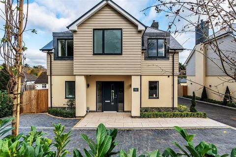 6 bedroom detached house to rent, KENNEL LANE, FETCHAM, KT22