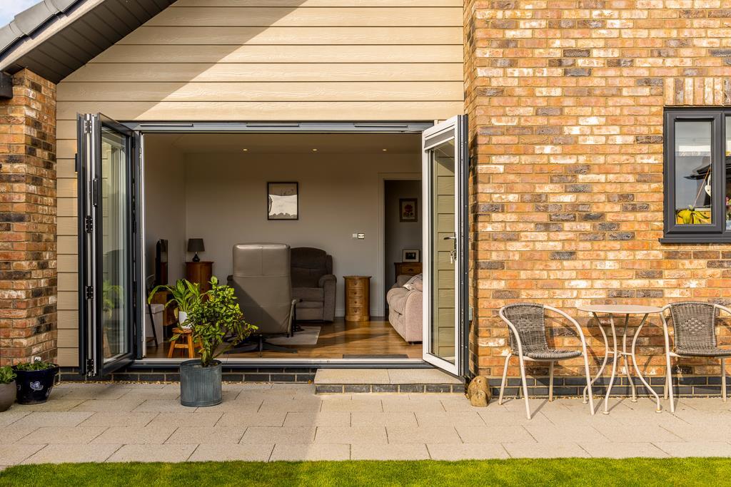 6 Burgess Court (Donnington)-17.jpg