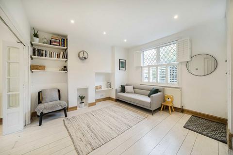 Lessingham Avenue, London SW17