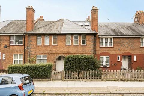 undefined, Lessingham Avenue, London SW17