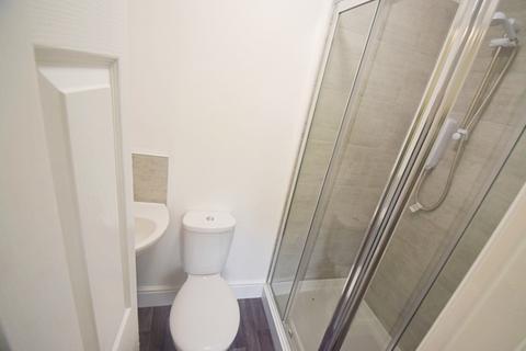 1 bedroom in a house share to rent, Leek Road, Joiners Square, Stoke-On-Trent ST1