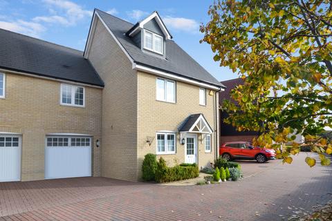4 bedroom link detached house for sale, Smallbridge Road, Saffron Walden