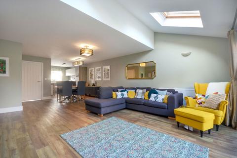 4 bedroom link detached house for sale, Smallbridge Road, Saffron Walden