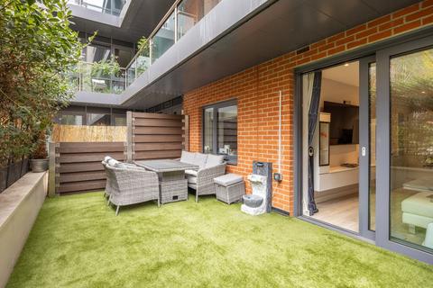 1 bedroom flat to rent, Avershaw House, 1 Chartfield Avenue, London