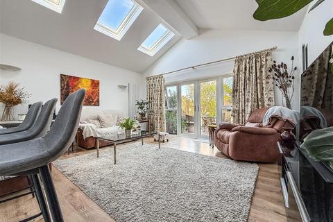 3 bedroom end of terrace house for sale, Castle Street, Portchester,