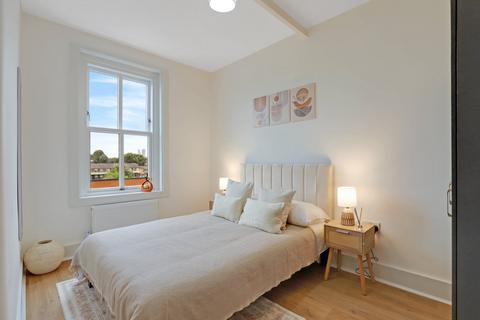 2 bedroom flat for sale, Old Kent Road, London