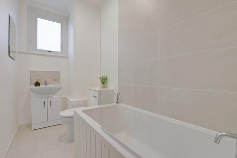 2 bedroom flat for sale, Old Kent Road, London