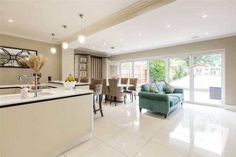 5 bedroom semi-detached house for sale, Deyncourt Gardens, Upminster, Essex, RM14