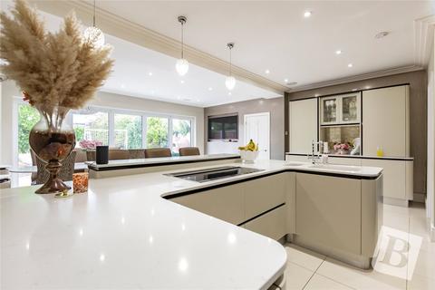 5 bedroom semi-detached house for sale, Deyncourt Gardens, Upminster, Essex, RM14