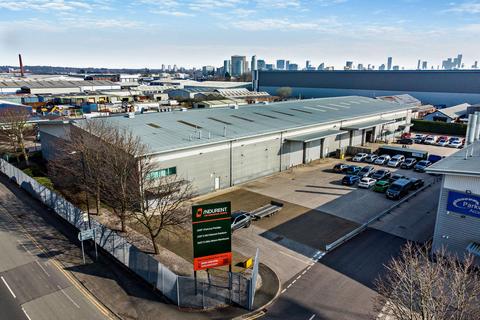 Warehouse to rent, Leo Industrial Estate , Mosley Rd Manchester M17 1JS