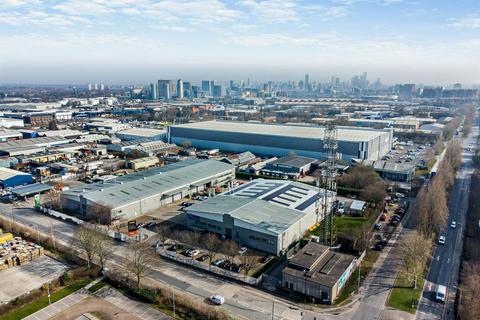 Warehouse to rent, Leo Industrial Estate , Mosley Rd Manchester M17 1JS