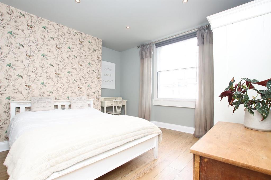 Bedroom one (2).JPG