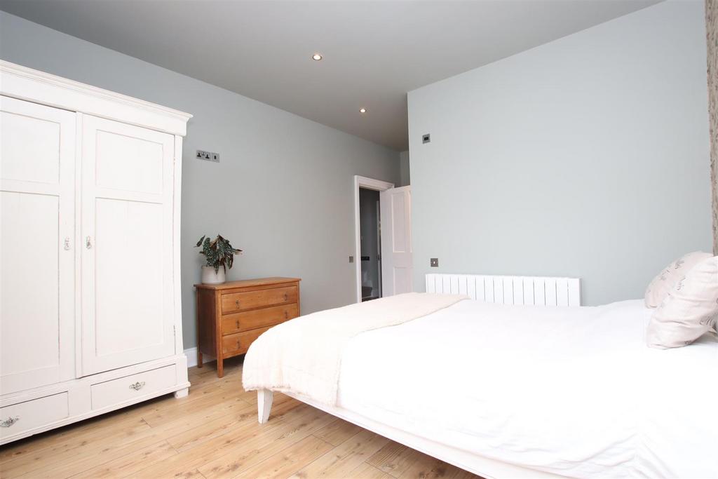 Bedroom one.JPG