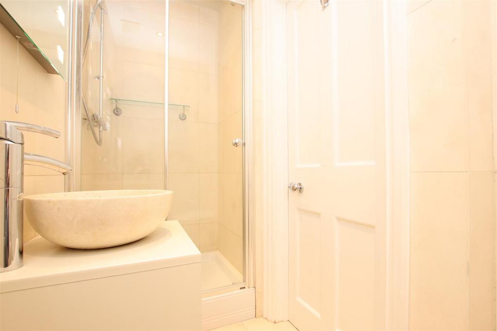 Shower room.JPG