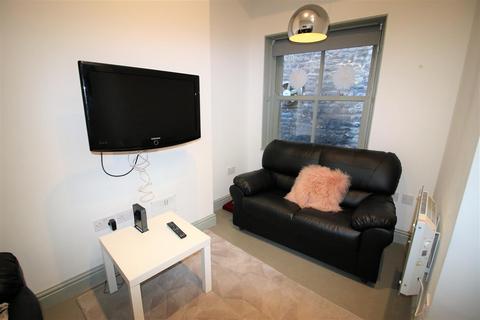5 bedroom private hall to rent, St. Leonards Gate, Lancaster