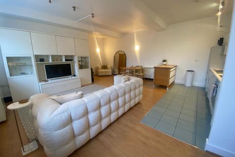 2 bedroom flat to rent, Cumin Court, Honley, Holmfirth