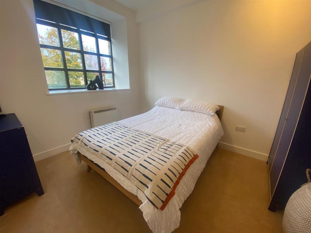 SECOND BEDROOM.jpg