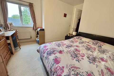 18 Garratt Square, Whetstone, Leicester, LE8 6JZ