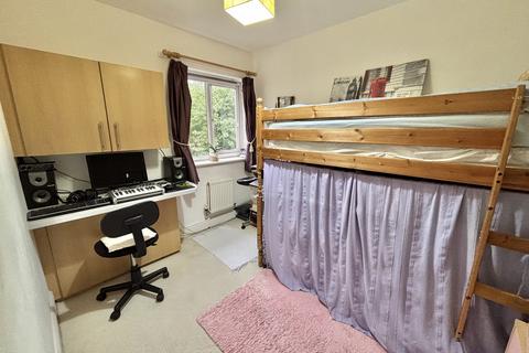 18 Garratt Square, Whetstone, Leicester, LE8 6JZ