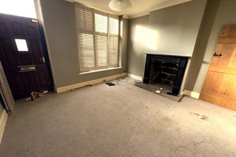 3 bedroom end of terrace house for sale, Fink Hill, Horsforth, Leeds, West Yorkshire, LS18