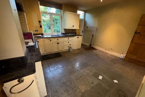 3 bedroom end of terrace house for sale, Fink Hill, Horsforth, Leeds, West Yorkshire, LS18