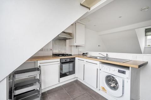 undefined, High Wycombe,  Train station,  Buckinghamshire,  HP11