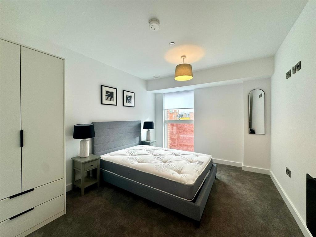 Bedroom pic 1.jpeg